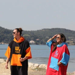 Poncho Howzit Noir/orange 20 Poncho Howzit Noir/orange -FANATIC || Starboard || JOBE Soldes Boutique poncho howzit noir orange 8